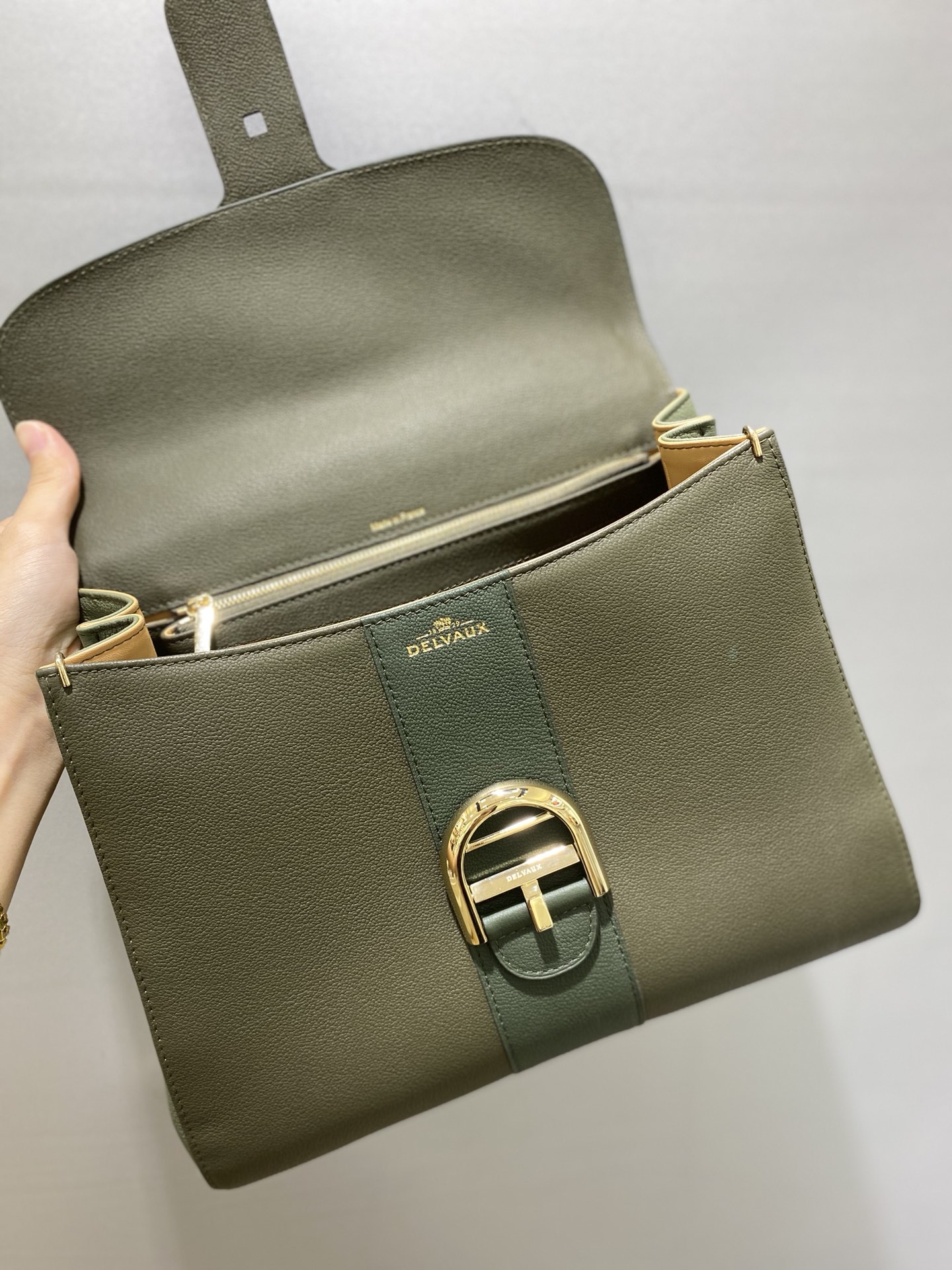 델보 브리앙 MM 토고백 미듐